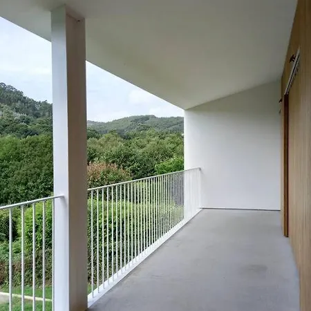 Casa Moderna Julio Y Agosto 4*