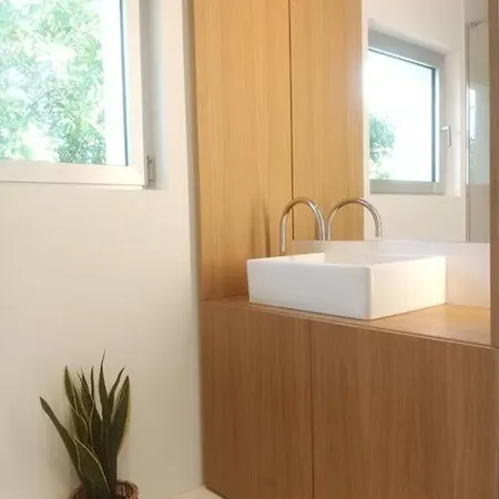Casa Moderna Julio Y Agosto 4*